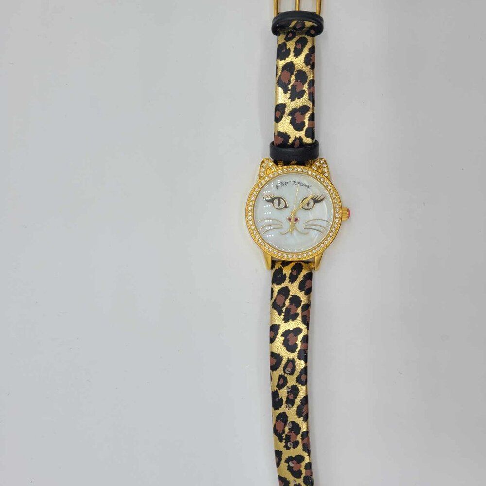 Betsey Johnson Mother of Pearl Cat Face Watch New!  Working  NWOT! - Picture 6 of 14